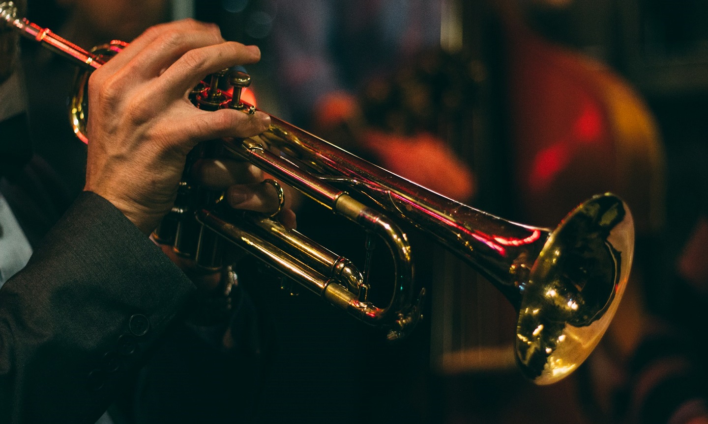 Nighttime jazz scene